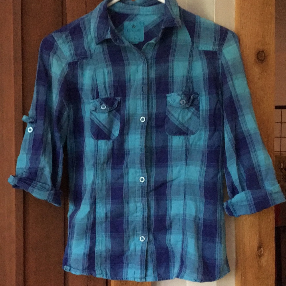 Button down plaid long sleeve shirt